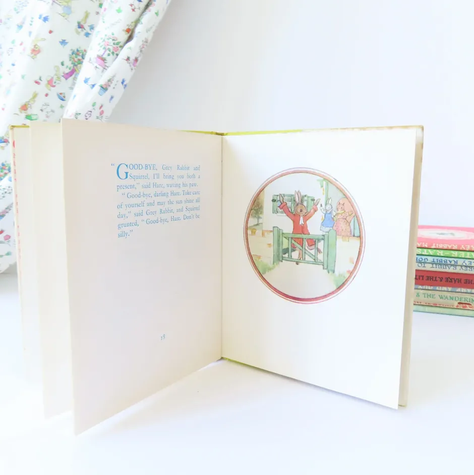 Cottontails Baby Vintage|Vintage Bunnies|VINTAGE book - Hare Goes Shopping (1969)