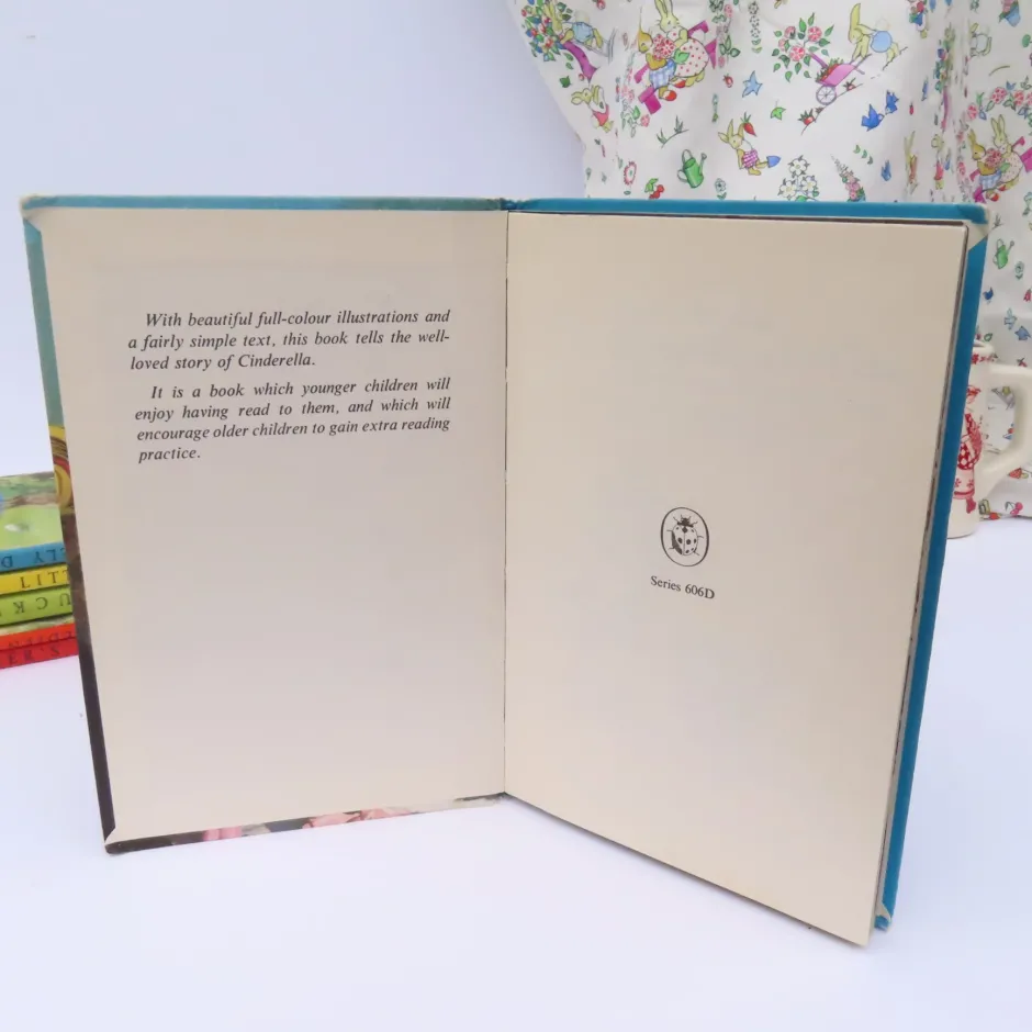 Cottontails Baby Vintage|VINTAGE Ladybird book - Cinderella (mid 1970s)