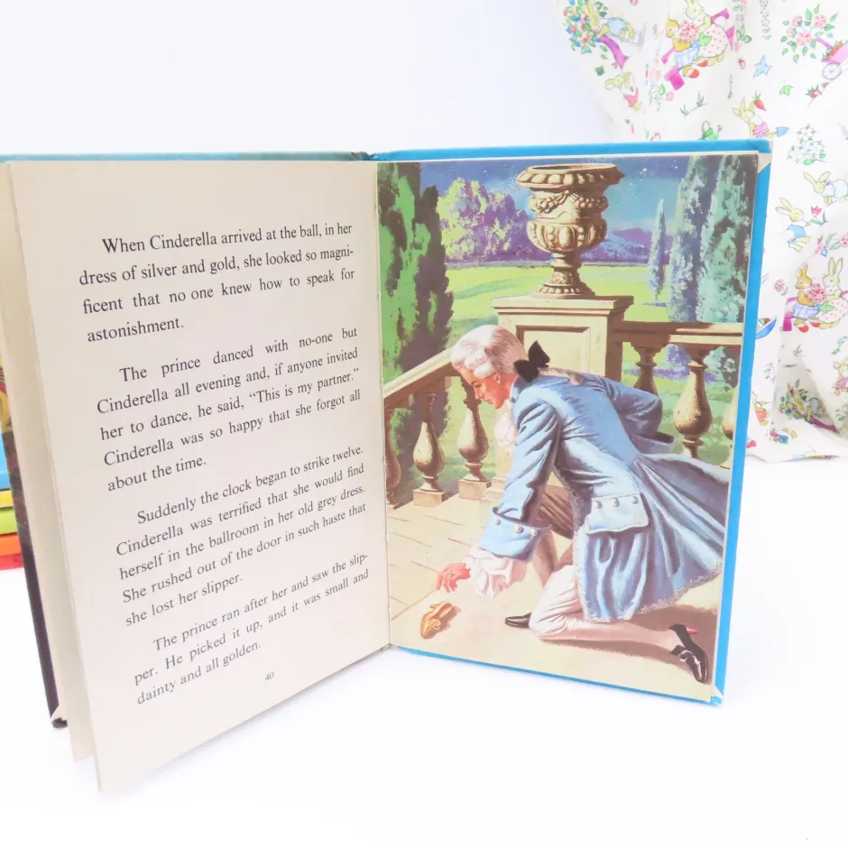 Cottontails Baby Vintage|VINTAGE Ladybird book - Cinderella (mid 1970s)